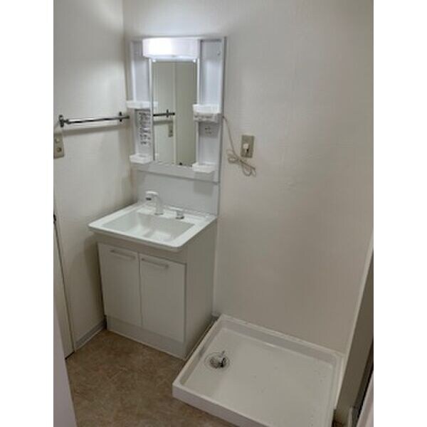  名古屋市営地下鉄東山線/星ヶ丘駅 徒歩27分 2階 築38年