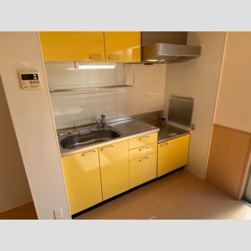  グランシャリオ前屋敷　A