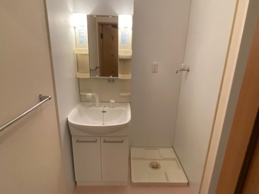  グランシャリオ前屋敷　A