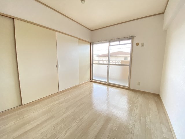 ※別部屋のお写真で、現況優先と致します。 第５グランドハイツ服部