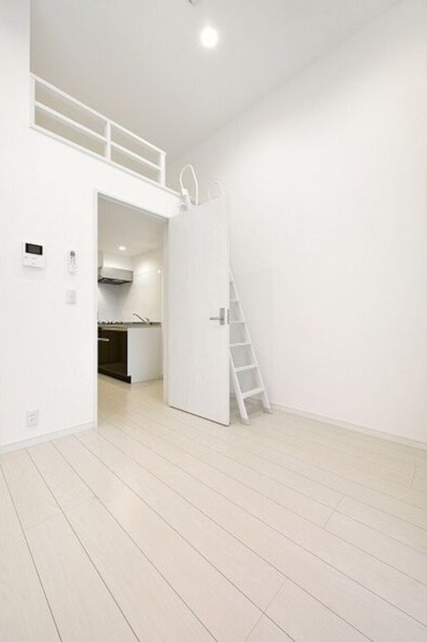  名古屋市営地下鉄名城線/志賀本通駅 徒歩8分 2階 築9年