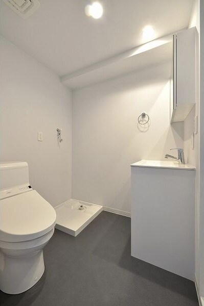  名古屋市営地下鉄名城線/志賀本通駅 徒歩8分 2階 築9年