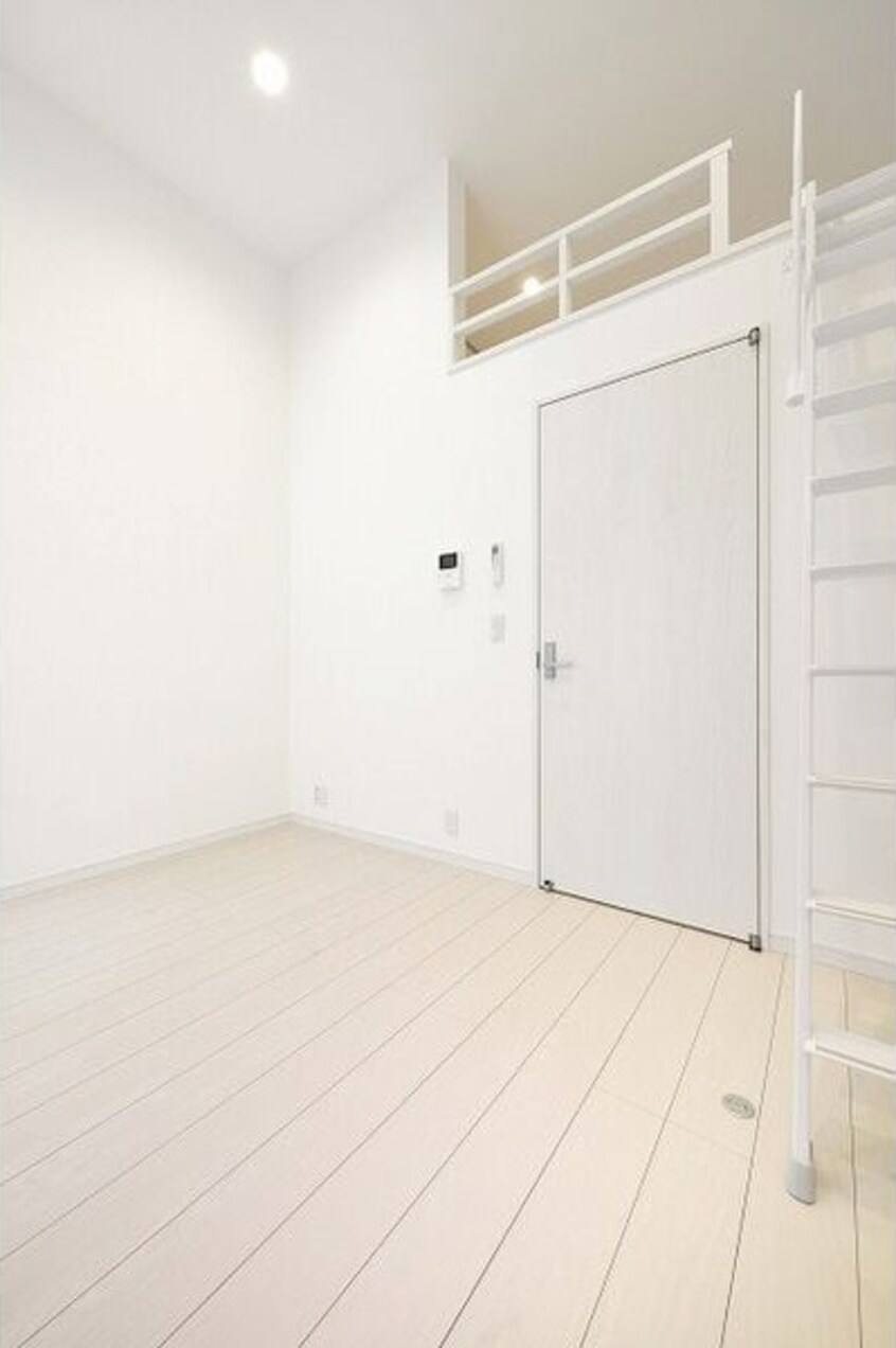  名古屋市営地下鉄名城線/志賀本通駅 徒歩8分 2階 築9年