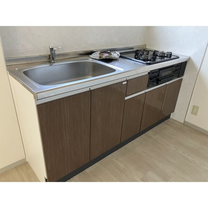  ファミール・エル