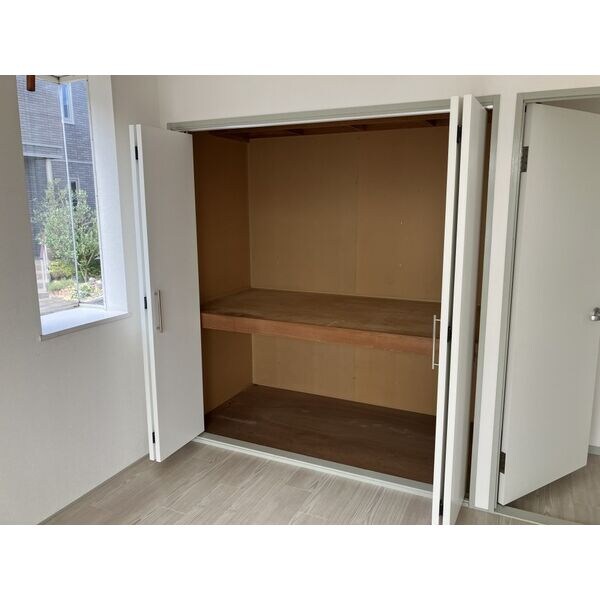  ファミール・エル