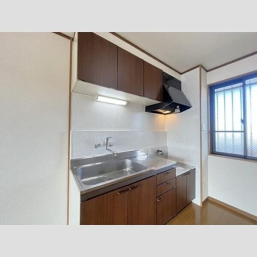  柘植マンション(V)