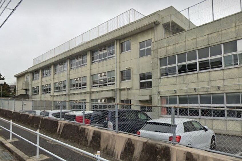 名古屋市立鎌倉台中学校(中学校/中等教育学校)まで430m 名鉄名古屋本線/有松駅 バス9分鳴海団地下車:停歩11分 1階 築32年