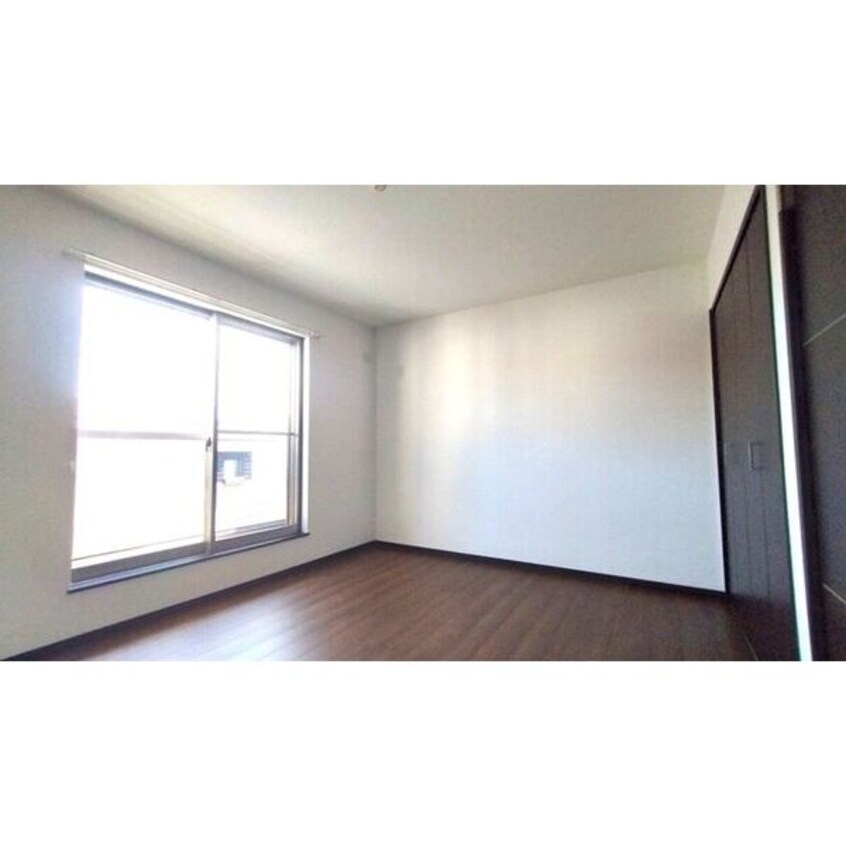  名古屋市営地下鉄名港線/築地口駅 徒歩14分 1-2階 築13年