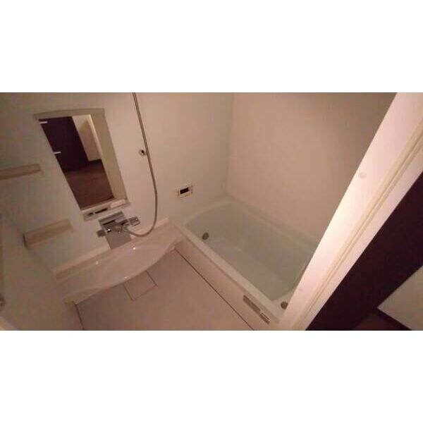  名古屋市営地下鉄名港線/築地口駅 徒歩14分 1-2階 築13年