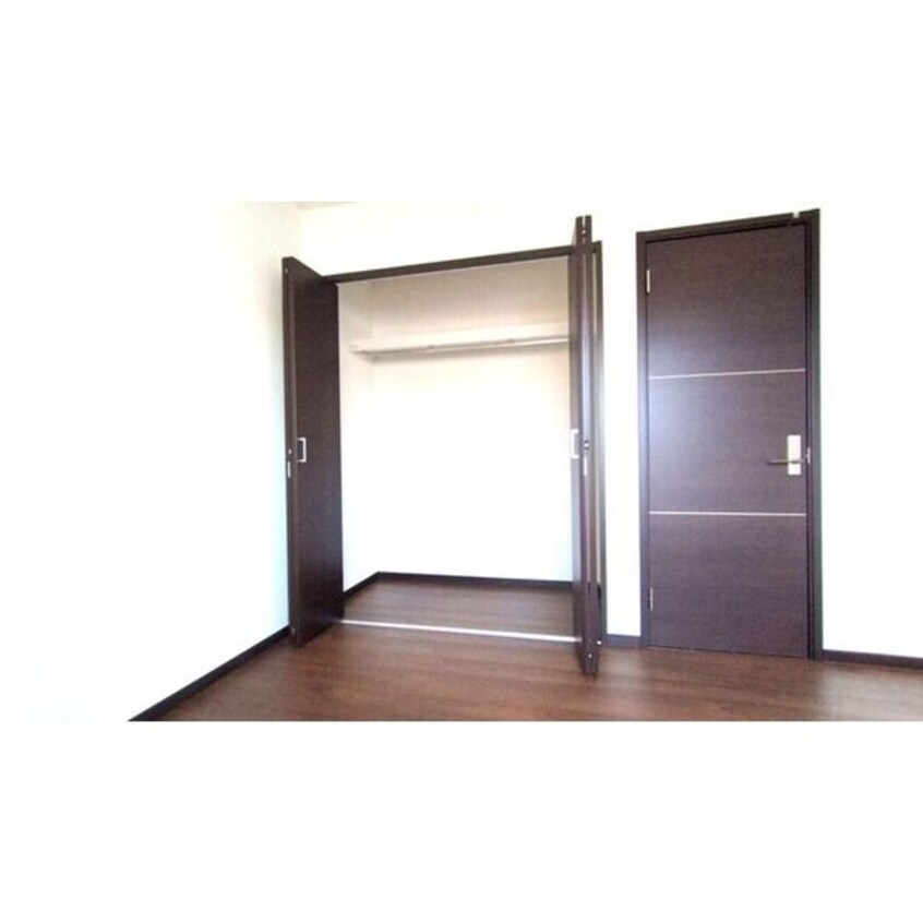  名古屋市営地下鉄名港線/築地口駅 徒歩14分 1-2階 築13年