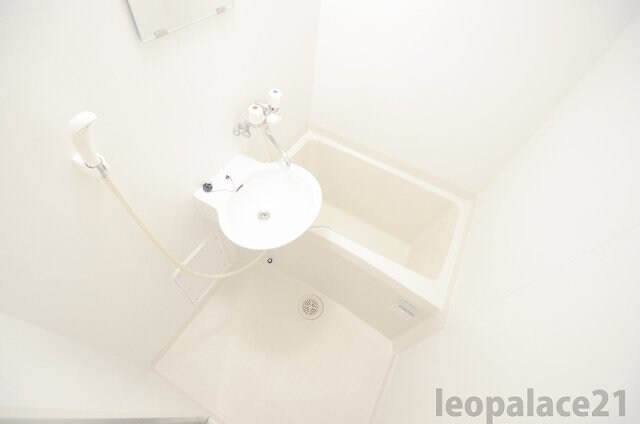 バス・トイレ別 レオパレスＬｏｎｄｅｎ　Ｂ