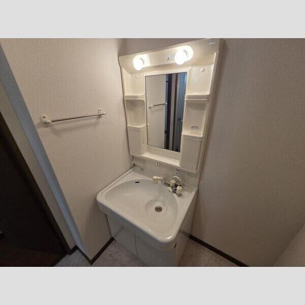  グランドヒルズ入場2番館