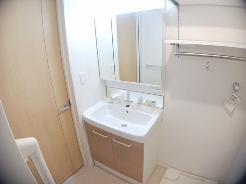 コンパクトで使いやすい洗面所 名古屋市営地下鉄東山線/本郷駅 バス14分極楽西下車:停歩2分 1階 築5年