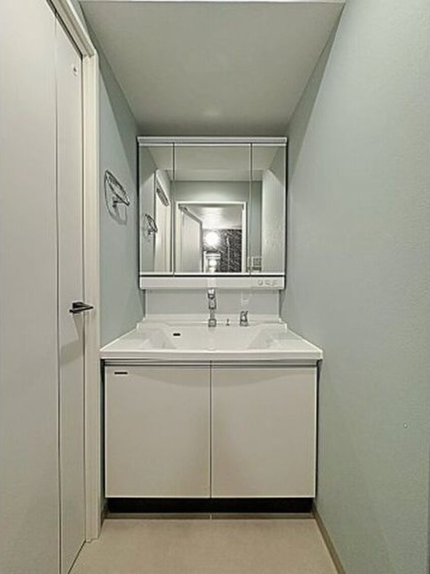  名古屋市営地下鉄名城線/久屋大通駅 徒歩3分 8階 築3年