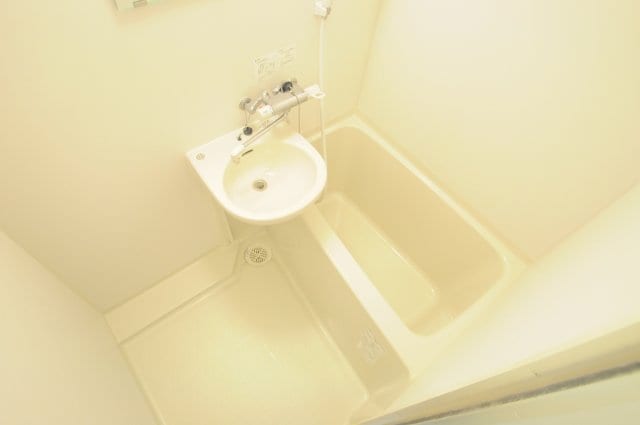  レオパレス丸根