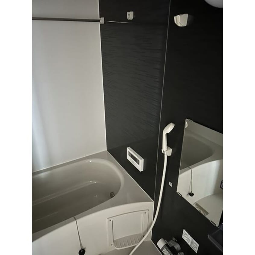 室内写真は別部屋の写真です。 LOROS6