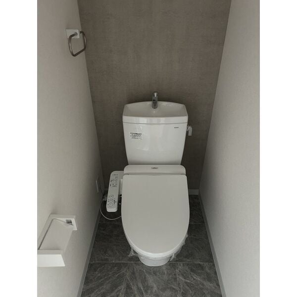 室内写真は別部屋の写真です。 LOROS6