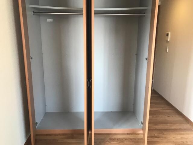 クローゼット サンプレス市場木