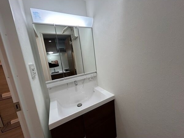 ※写真は同じマンションの違う部屋のものになります。 BPRレジデンス丸の内