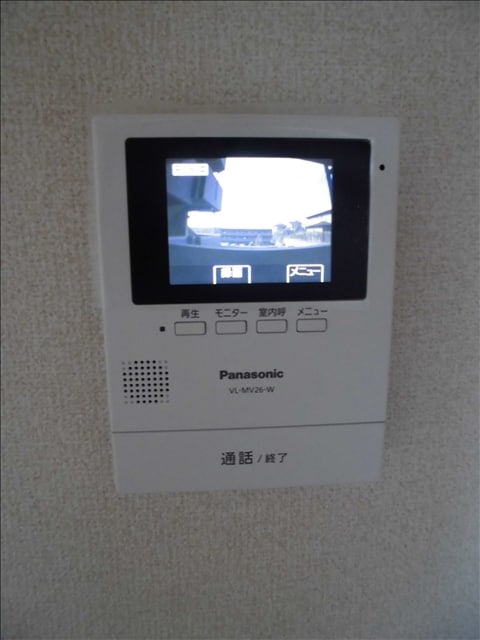 カラーモニター付きインターホンです♪ スカイコート２１