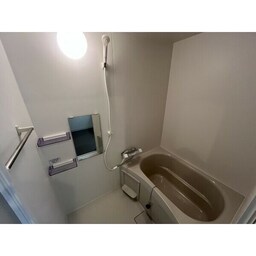 コンパクトで使いやすいお風呂です