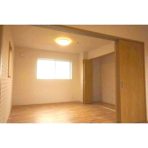  Garage House 森岡　(電動シャッター付ガレージ戸建賃貸)