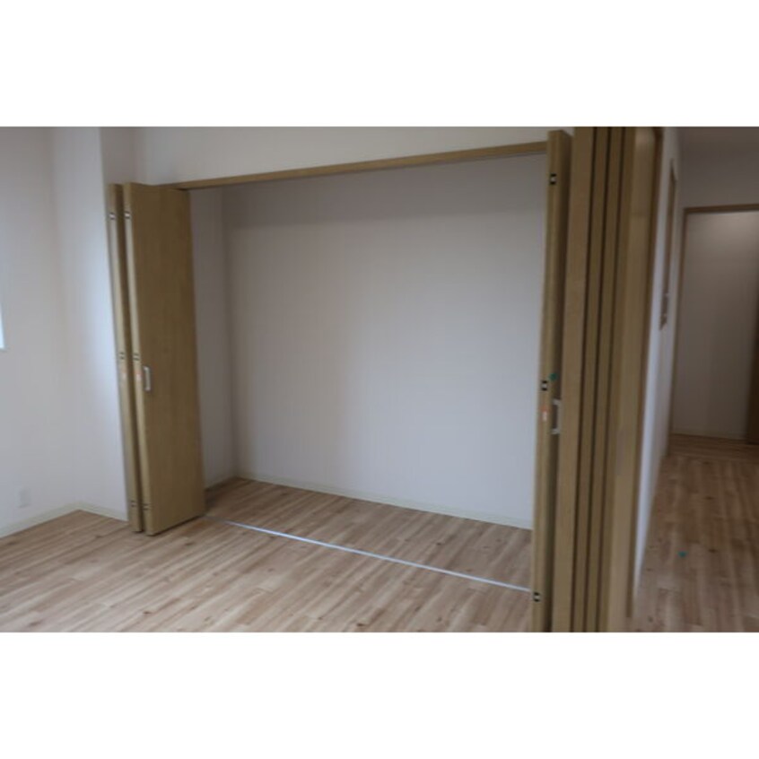  Garage House 森岡　(電動シャッター付ガレージ戸建賃貸)