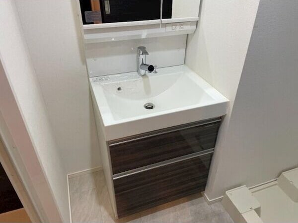  名古屋市営地下鉄東山線/新栄町駅 徒歩11分 13階 築8年