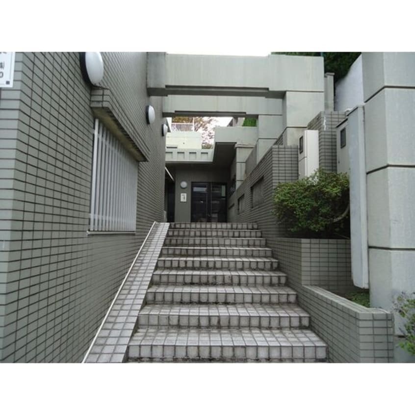  ラウムズ虹ヶ丘