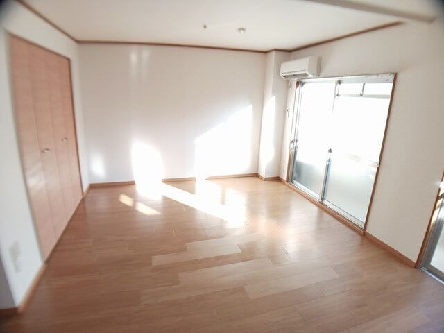 ゆったり過ごせるリビングです コーポ静