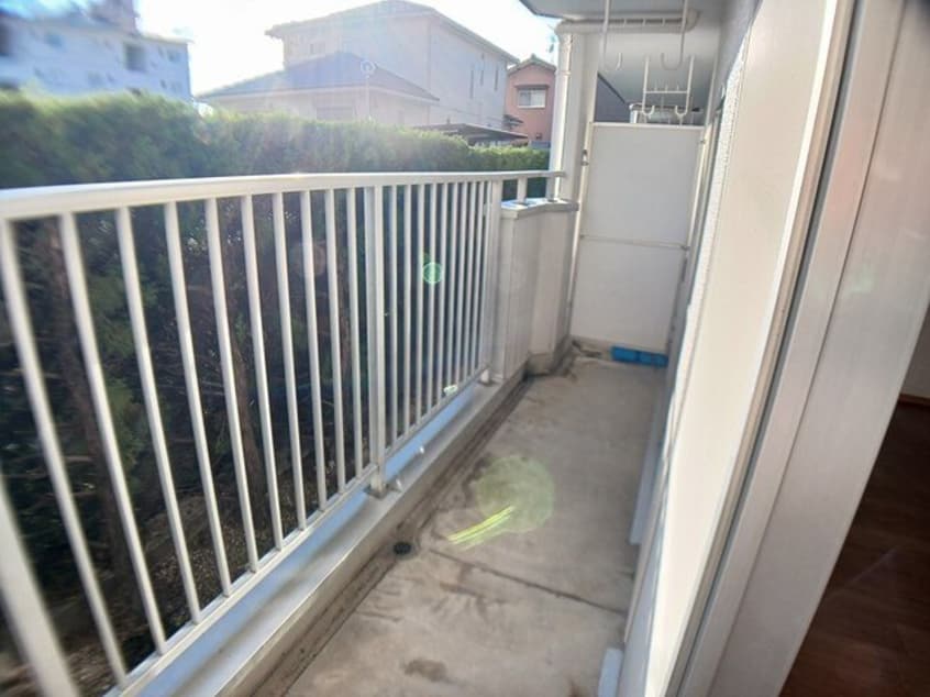 開放的で明るい空間を演出してくれるバルコニーです コーポ静