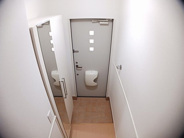 落ち着いた玄関です シュティル梅が丘