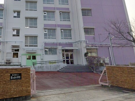 名古屋市立豊が丘小学校(小学校)まで979m 名古屋市営地下鉄東山線/藤が丘駅 徒歩5分 1階 築17年