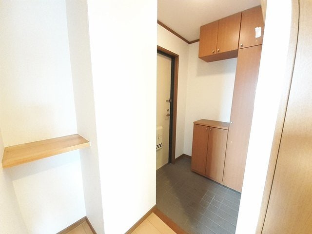 シンプルで使いやすい玄関です 名古屋市営地下鉄東山線/上社駅 徒歩16分 4階 築23年