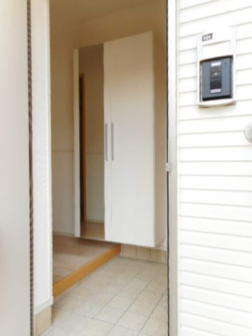 収納もある玄関です 名古屋市営地下鉄東山線/星ヶ丘駅 バス11分西里町五丁目下車:停歩2分 1階 築11年