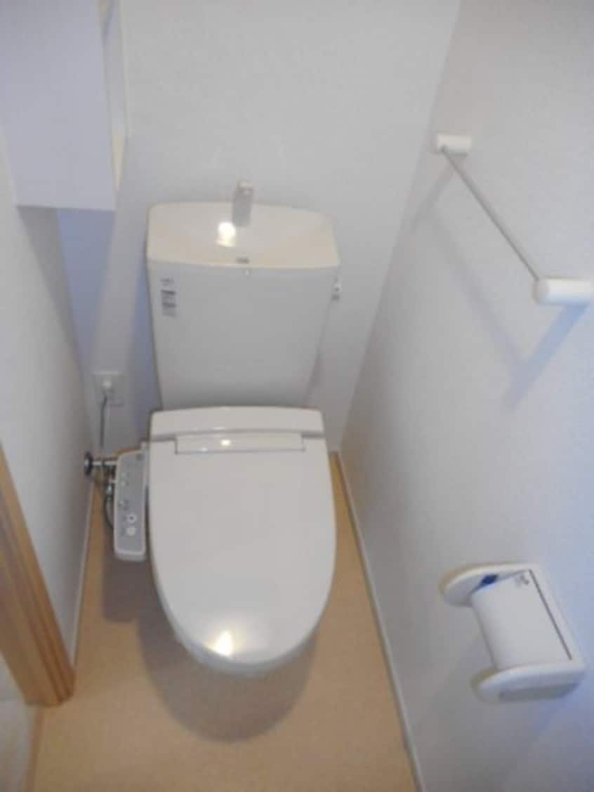 清潔感のあるトイレです 名古屋市営地下鉄東山線/星ヶ丘駅 バス11分西里町五丁目下車:停歩2分 1階 築11年