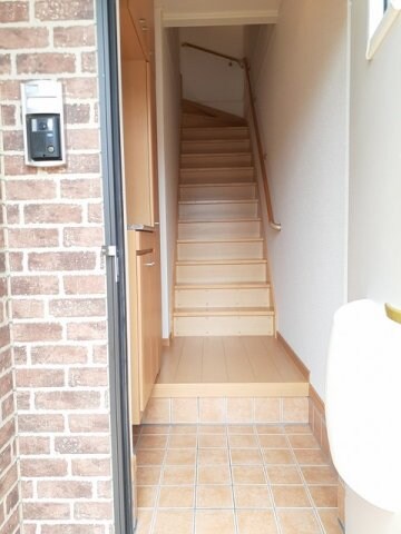 きれいな玄関です プロムナード壱番館