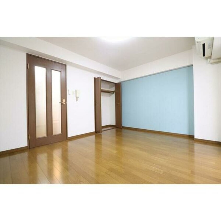  コンフォール港楽