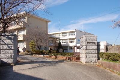 東浦町立片葩小学校(小学校)まで1080m 武豊線/石浜駅 徒歩4分 2階 築22年