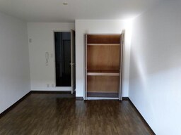 室内写真は別部屋の写真です。