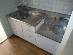 室内写真は別部屋の写真です。