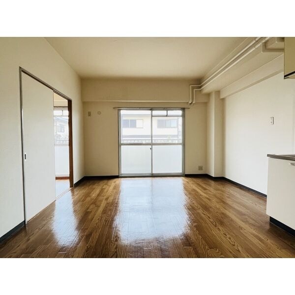 室内写真は別部屋の写真です。 ポレール南加木屋