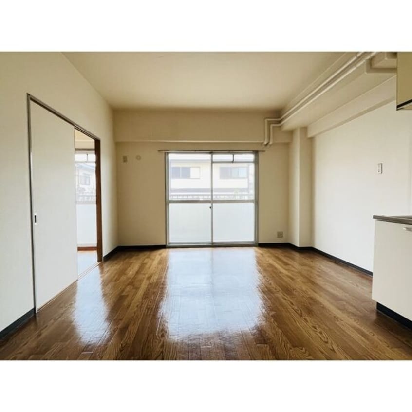 室内写真は別部屋の写真です。 ポレール南加木屋