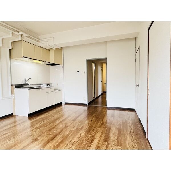 室内写真は別部屋の写真です。 ポレール南加木屋