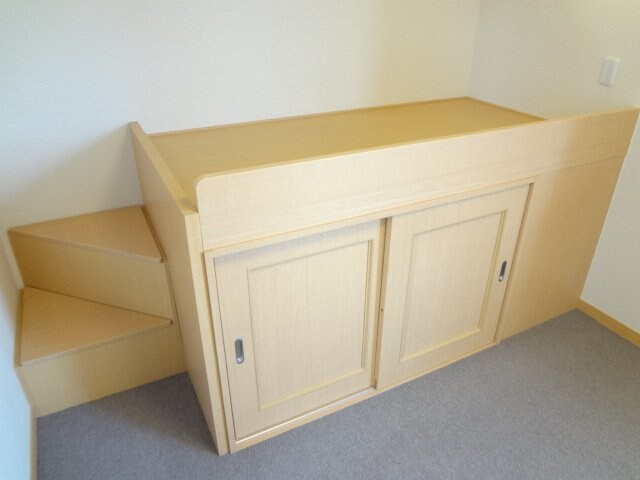 ベッド下収納 レオパレスボンヌシャンス　長浦