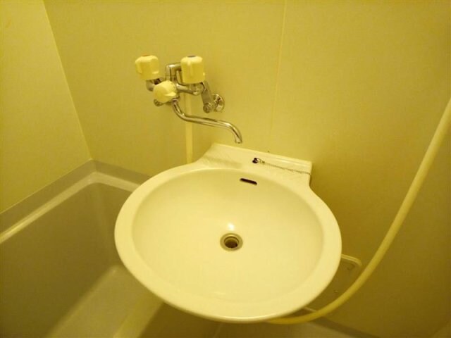  レオパレスボンヌシャンス　長浦