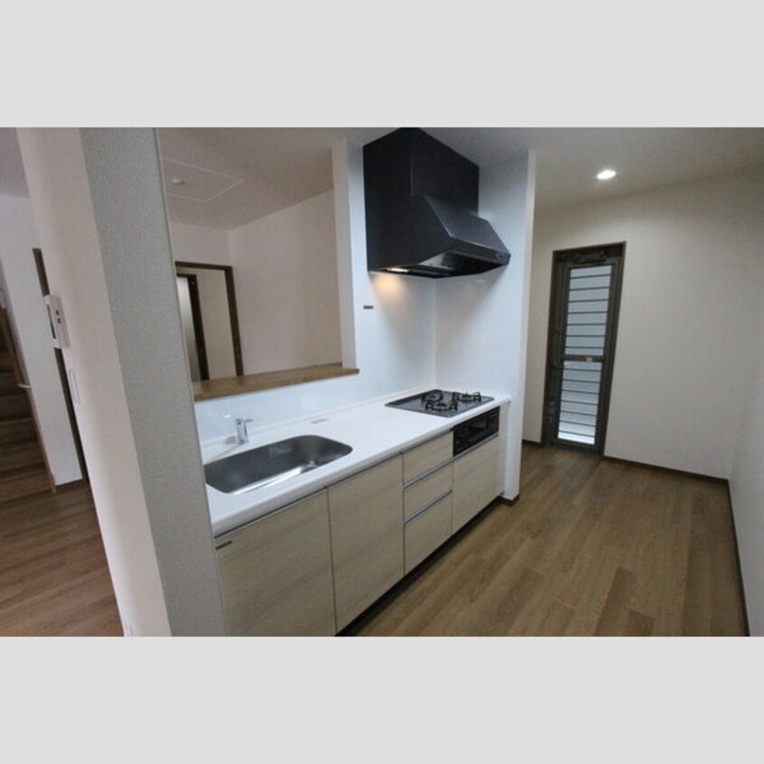  名古屋臨海高速鉄道<あおなみ線>/荒子川公園駅 徒歩20分 1-2階 築5年