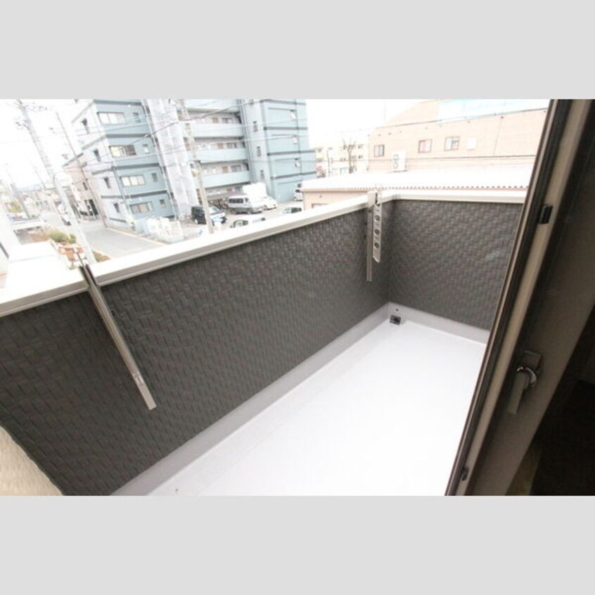  名古屋臨海高速鉄道<あおなみ線>/荒子川公園駅 徒歩20分 1-2階 築5年