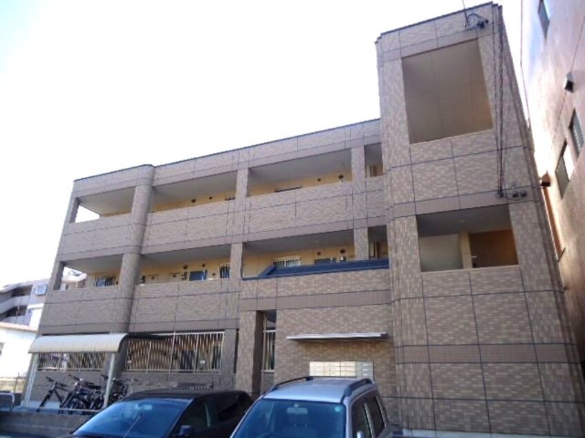 外観写真（昼） ラビエールＡ