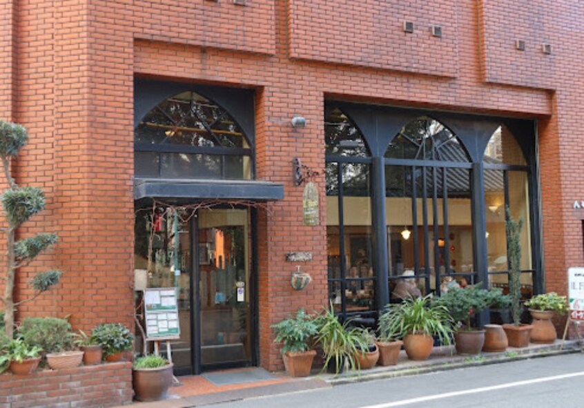 イルフィオレ(ILFIORE)(カフェ)まで364m パリーマンション